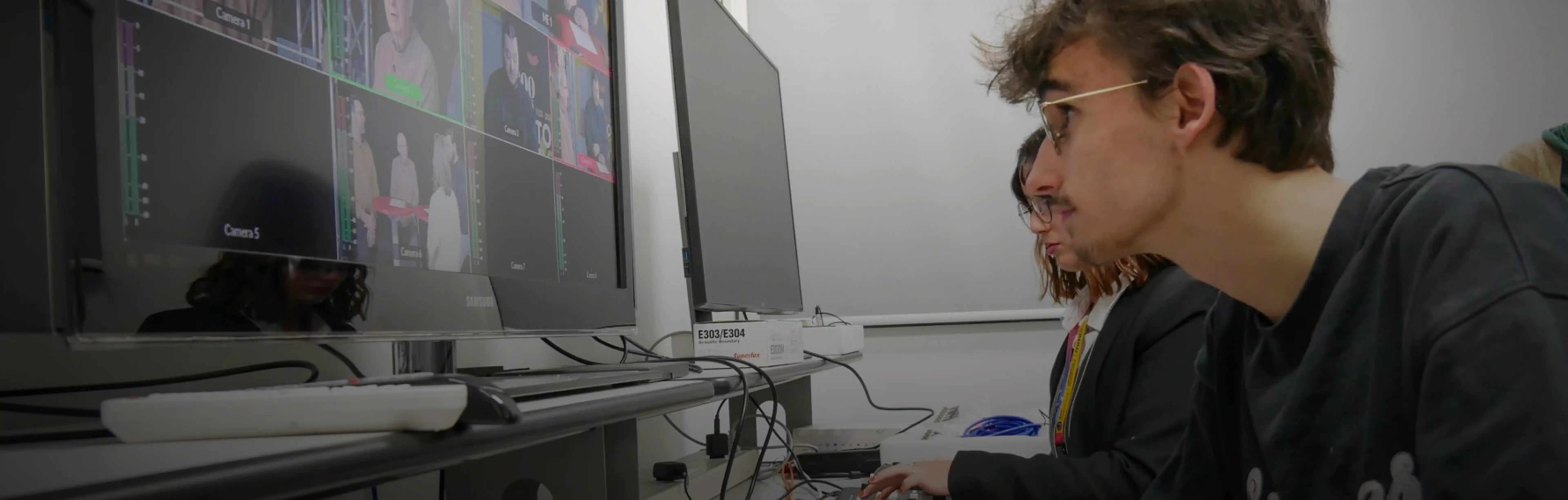 Photo de Jules Dupaquier à la WebTV de l'Université Marie et Louis Pasteur à l'IUT de Montbéliard